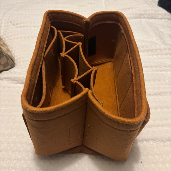 Louis Vuitton Speedy25, Authentic - Picture 7 of 7